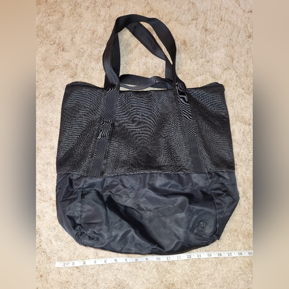 lululemon workout tote - Picture 3 of 10